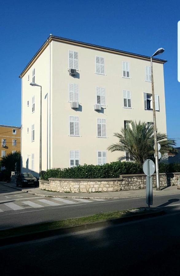 Luxury Laura Appartement *